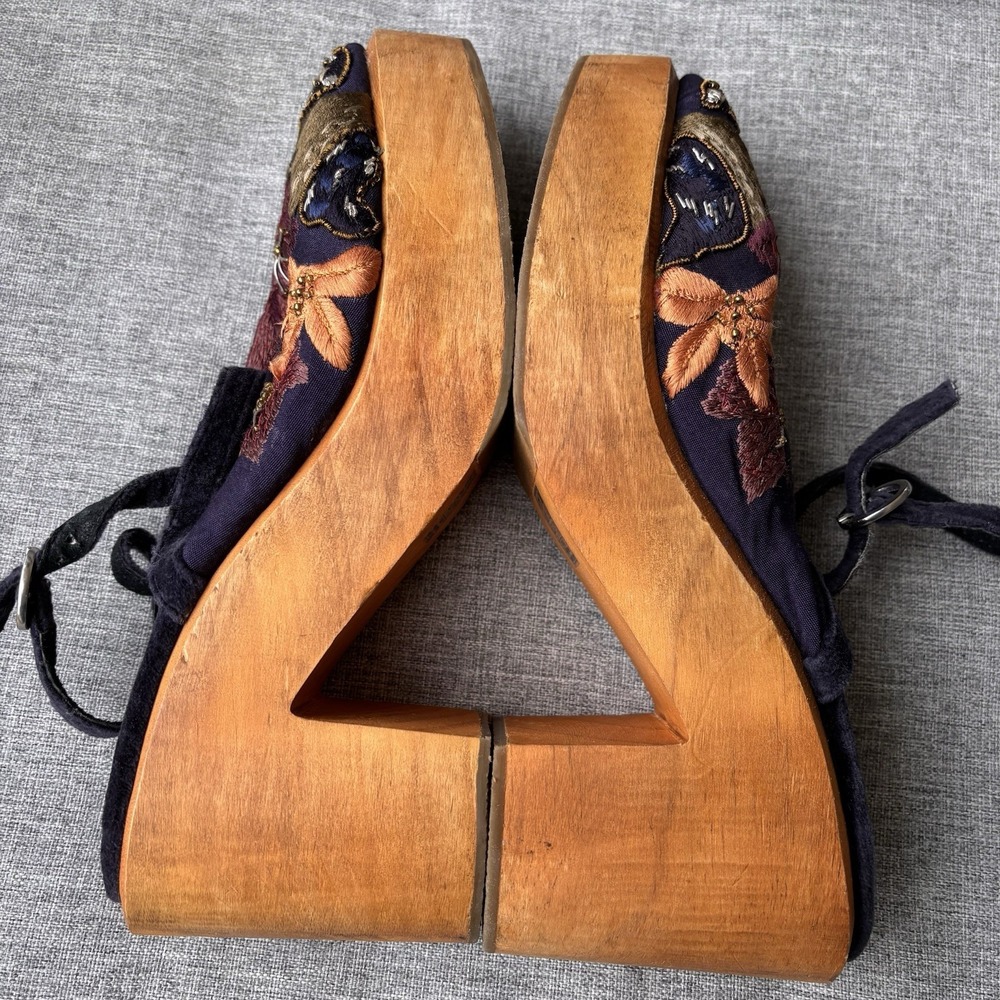 Free People 38/8 Cosmic Storm Navy Embroidered‎ Beaded Wooden Platform Clogs - Picture 14 of 15